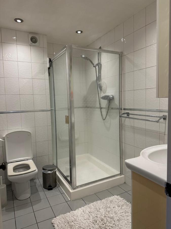 Cozy Private Room For Single Use Лондон Екстер'єр фото