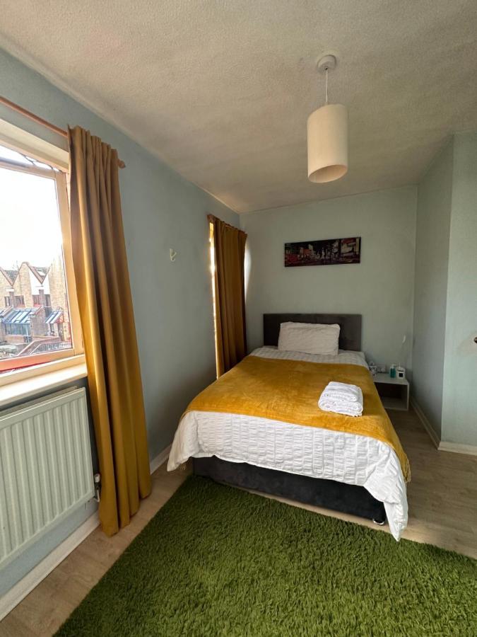 Cozy Private Room For Single Use Лондон Екстер'єр фото
